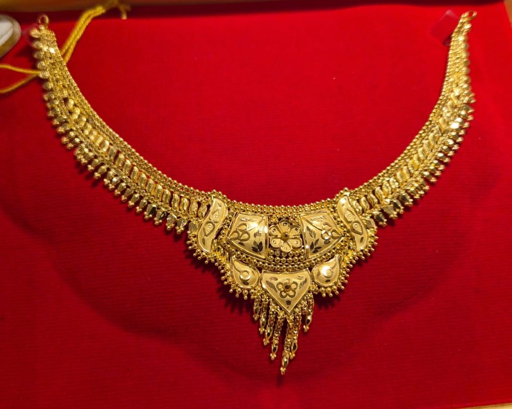 NECKLACE